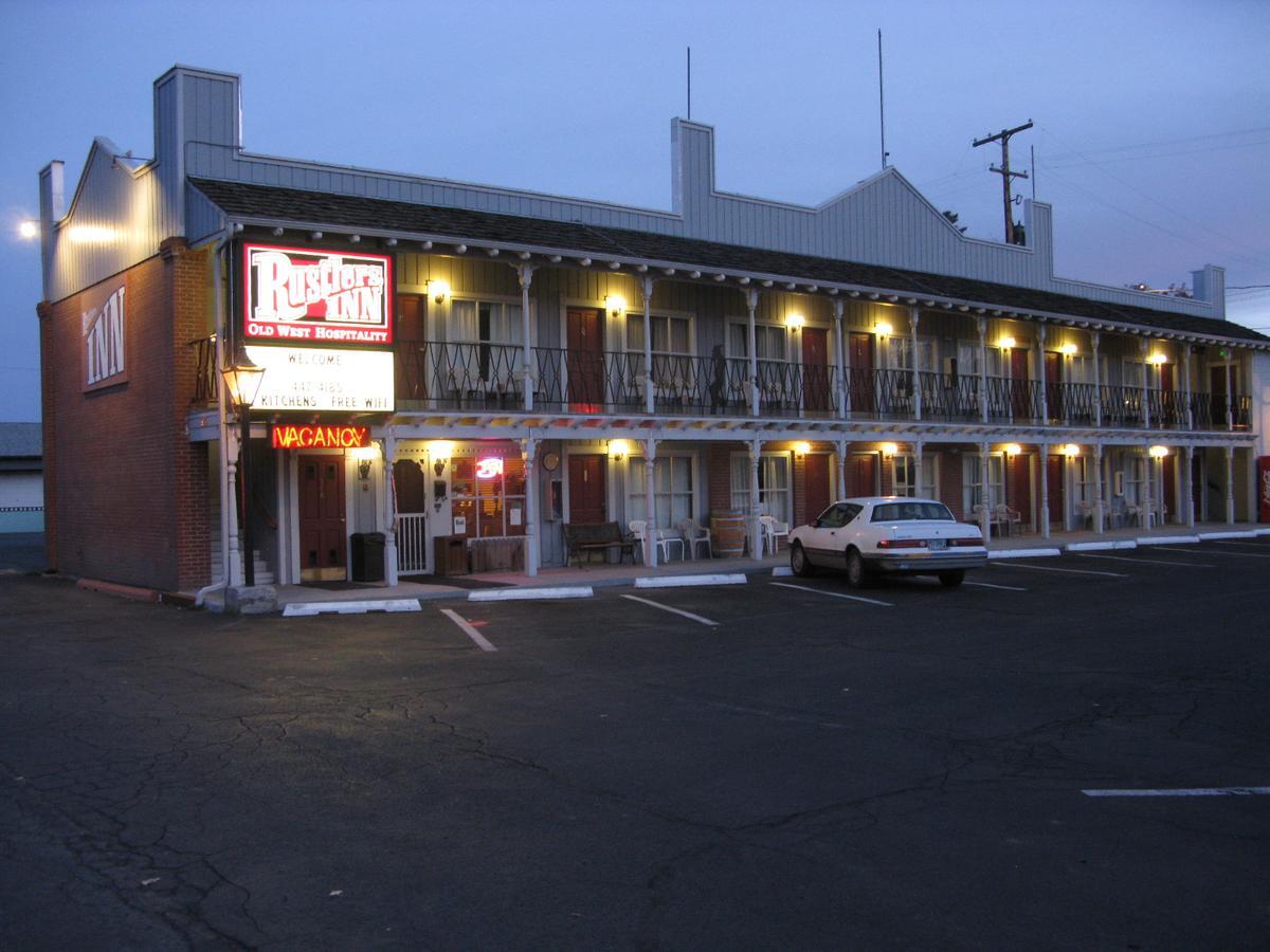 Rustlers Inn Prineville Exteriör bild